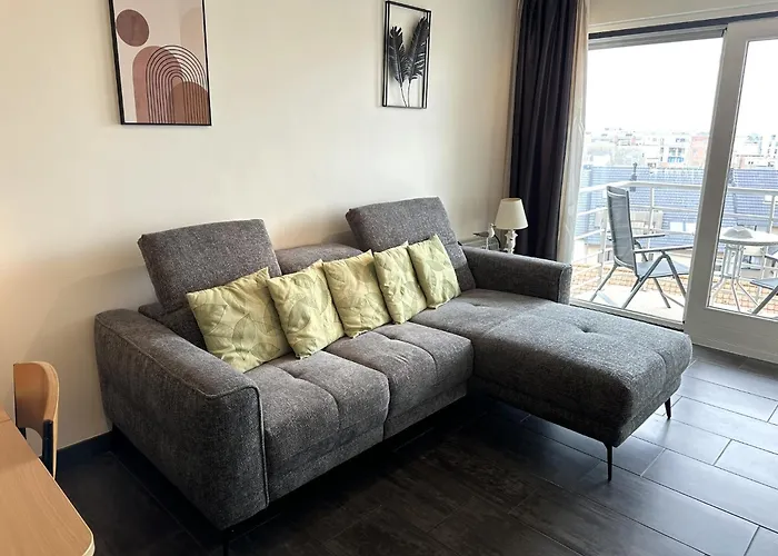 Sunny Apartment With Sea-Views, Cleaning Included